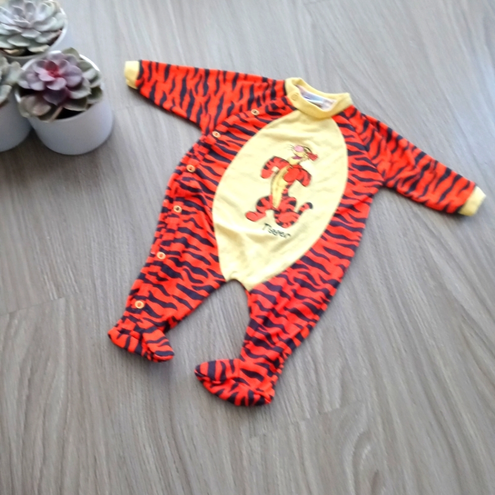 BOGO🆓 | Vintage Whinnie The Pooh Tigger Onesie